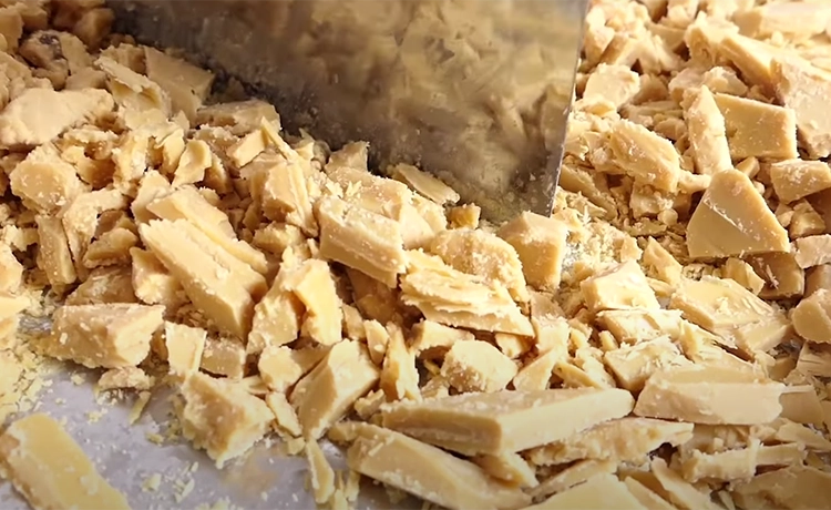 How to Make Wax Crumbles